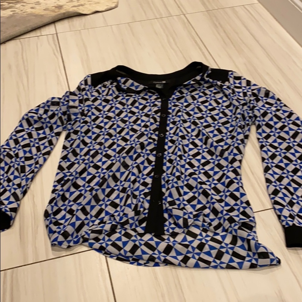 Like new forever 21 patterned button down chiffon